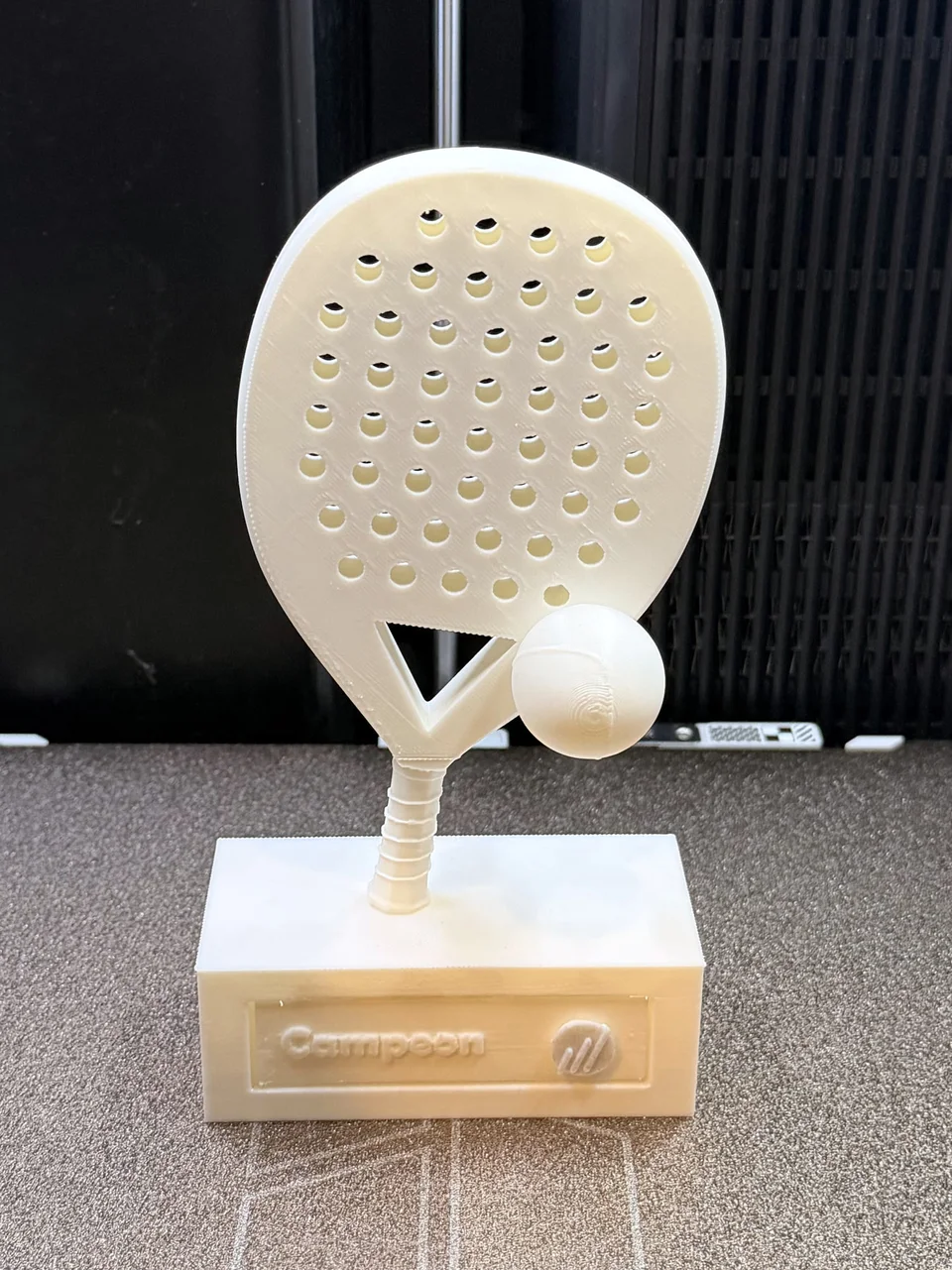 Trofeo personalizado fabricado mediante impresión 3D